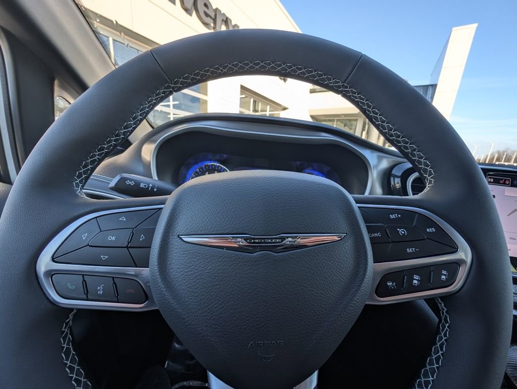 New 2026 Chrysler Pacifica Select image 19