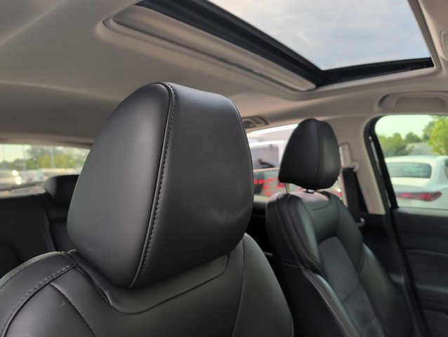 Used 2017 MAZDA CX-5 Touring w/ Preferred Equipment Package FWD image 21