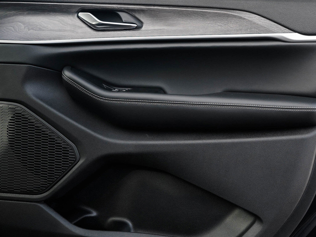 New 2025 Jeep Grand Cherokee Limited w/ Trailer Tow Package image 9