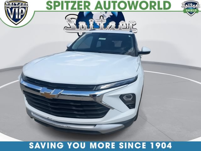 Used 2024 Chevrolet TrailBlazer LT w/ LT Cold Weather Package FWD image 3