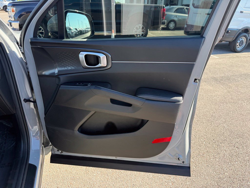 Used 2025 Kia Sorento EX w/ Panoramic Sunroof Package FWD image 18
