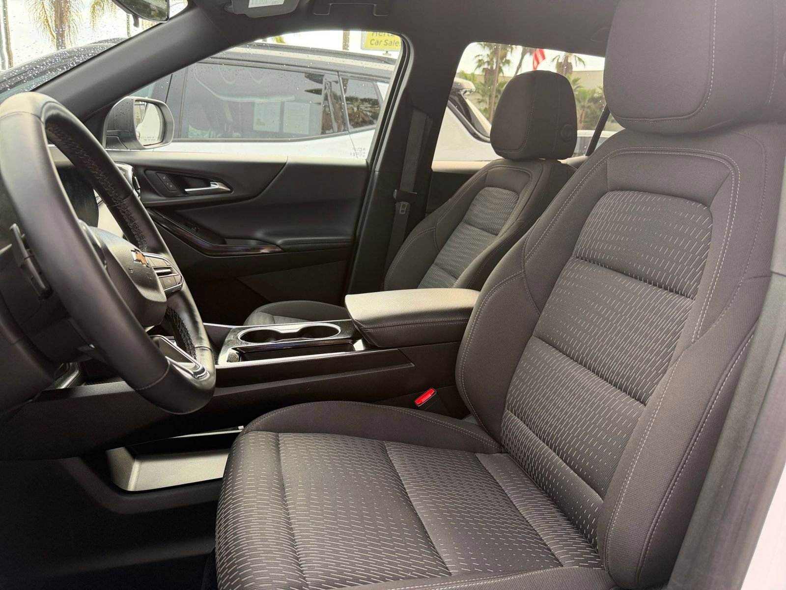 Used 2025 Chevrolet Equinox LT image 28