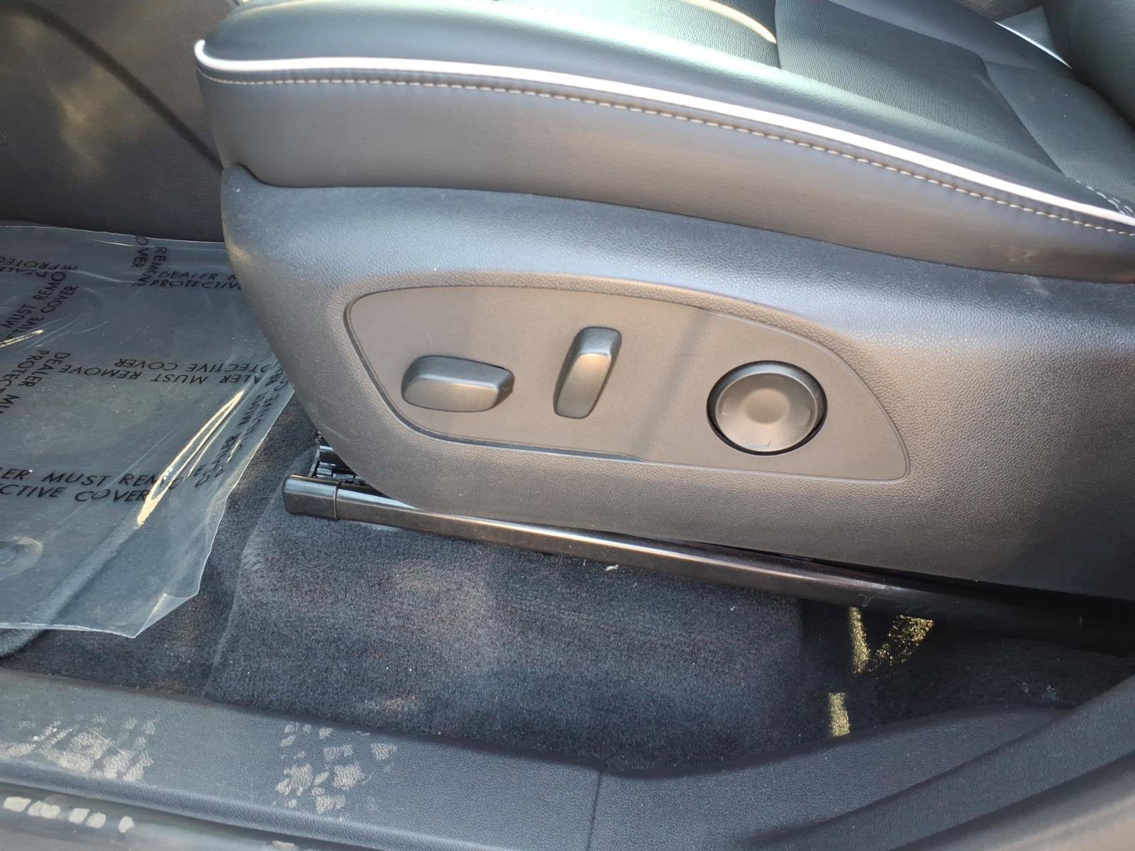 Used 2025 Buick Enclave Preferred AWD/4WD image 11