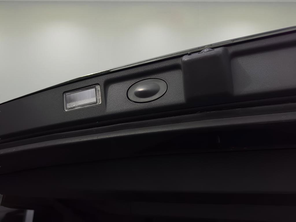 Used 2023 Rivian R1S Adventure image 28