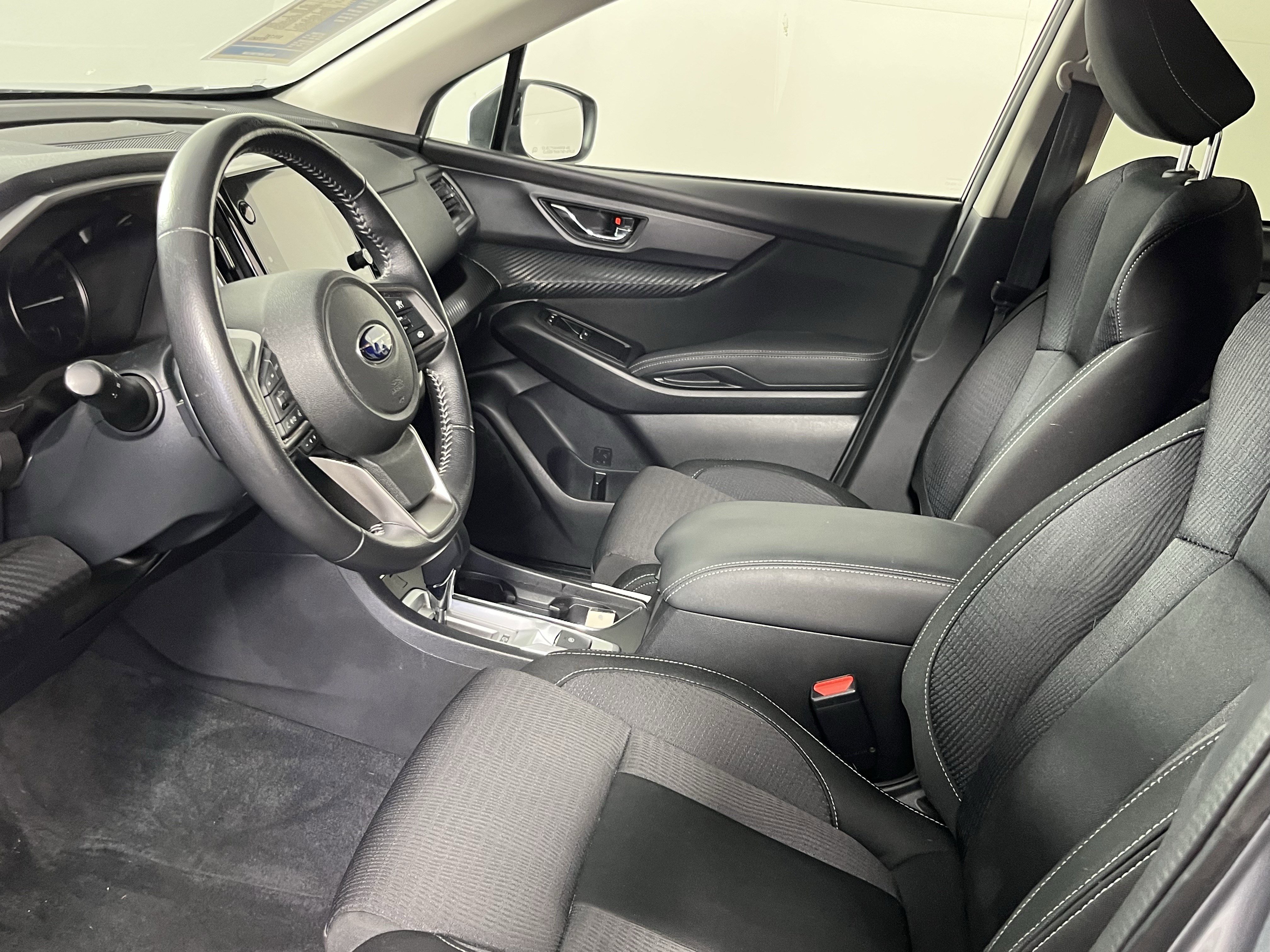 Used 2023 Subaru Ascent Premium image 9