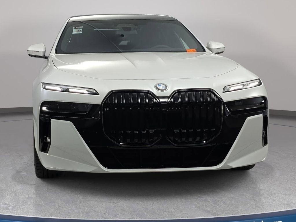 New 2026 BMW 760i xDrive w/ Executive Package image 2