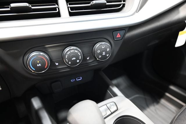 New 2026 Chevrolet Trax LS w/ LS Convenience Package FWD image 17