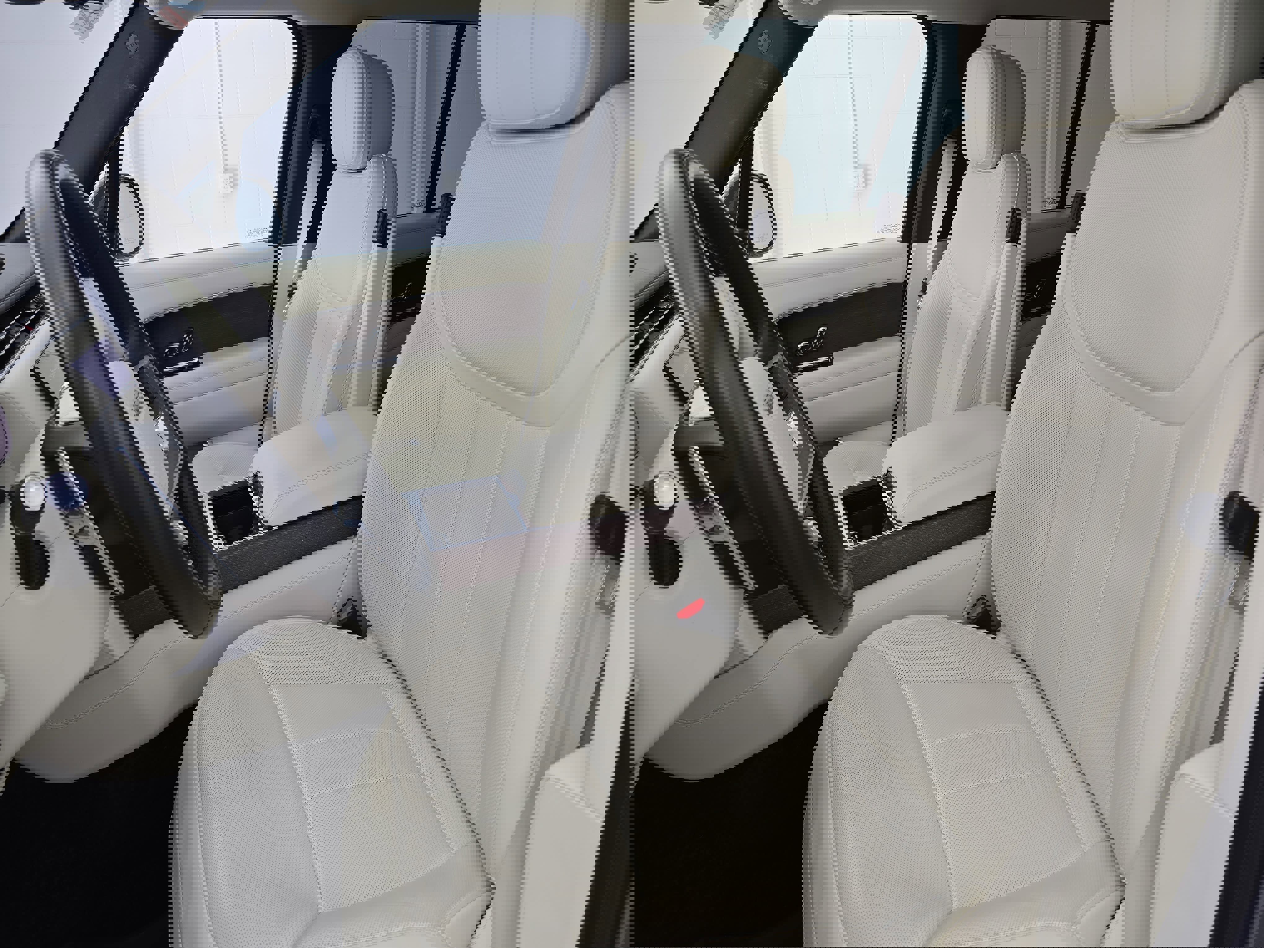 Certified 2023 Land Rover Range Rover SE image 15