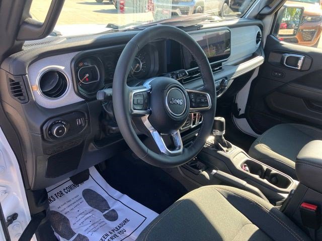 Certified 2025 Jeep Wrangler Unlimited Sahara AWD/4WD image 15