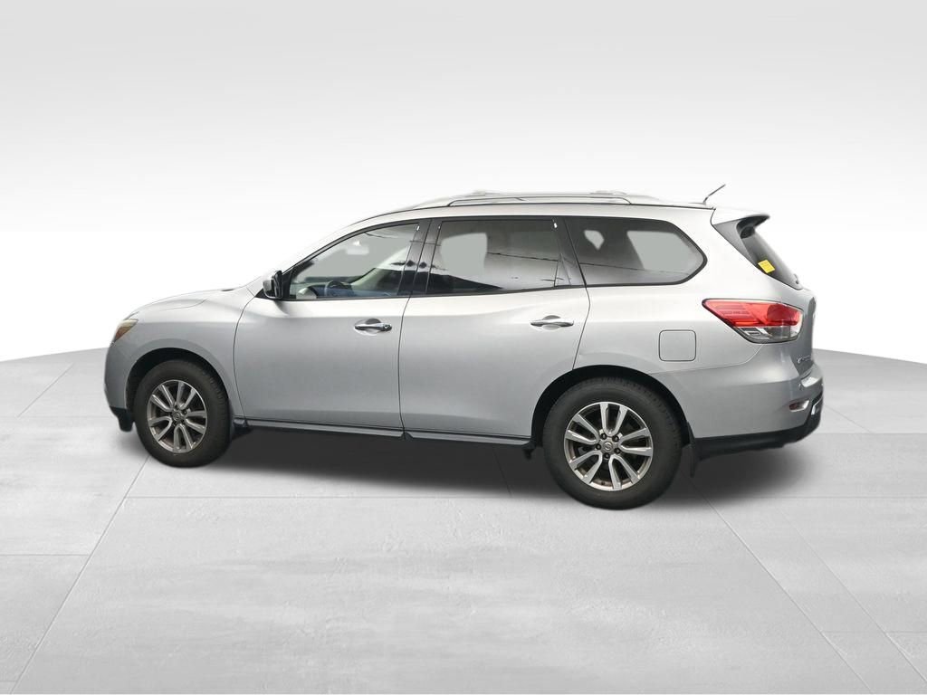 Used 2015 Nissan Pathfinder SV w/ Trailer Tow Package image 3