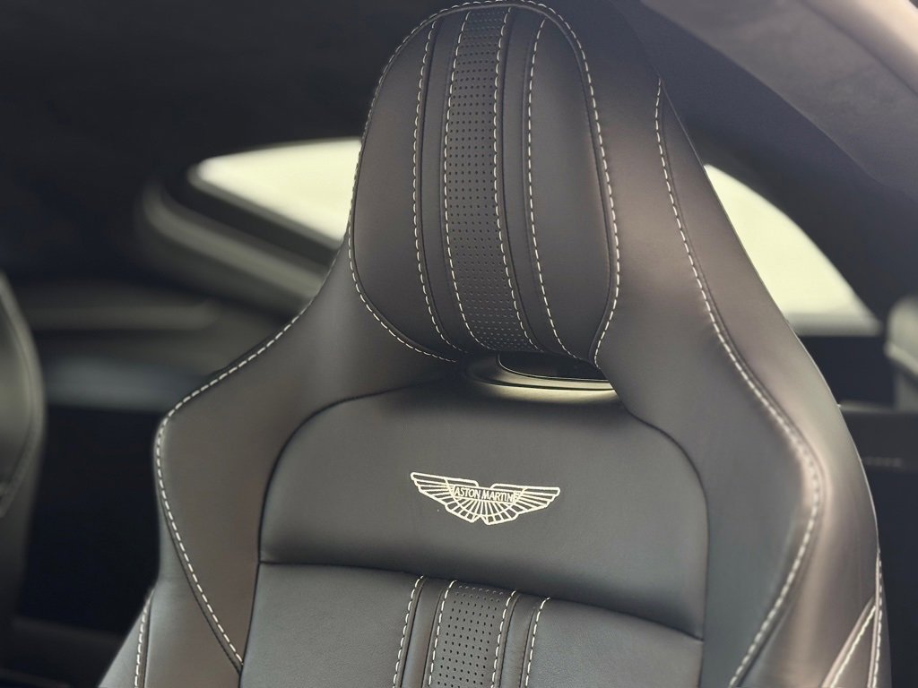Used 2021 Aston Martin V8 Vantage Coupe image 15