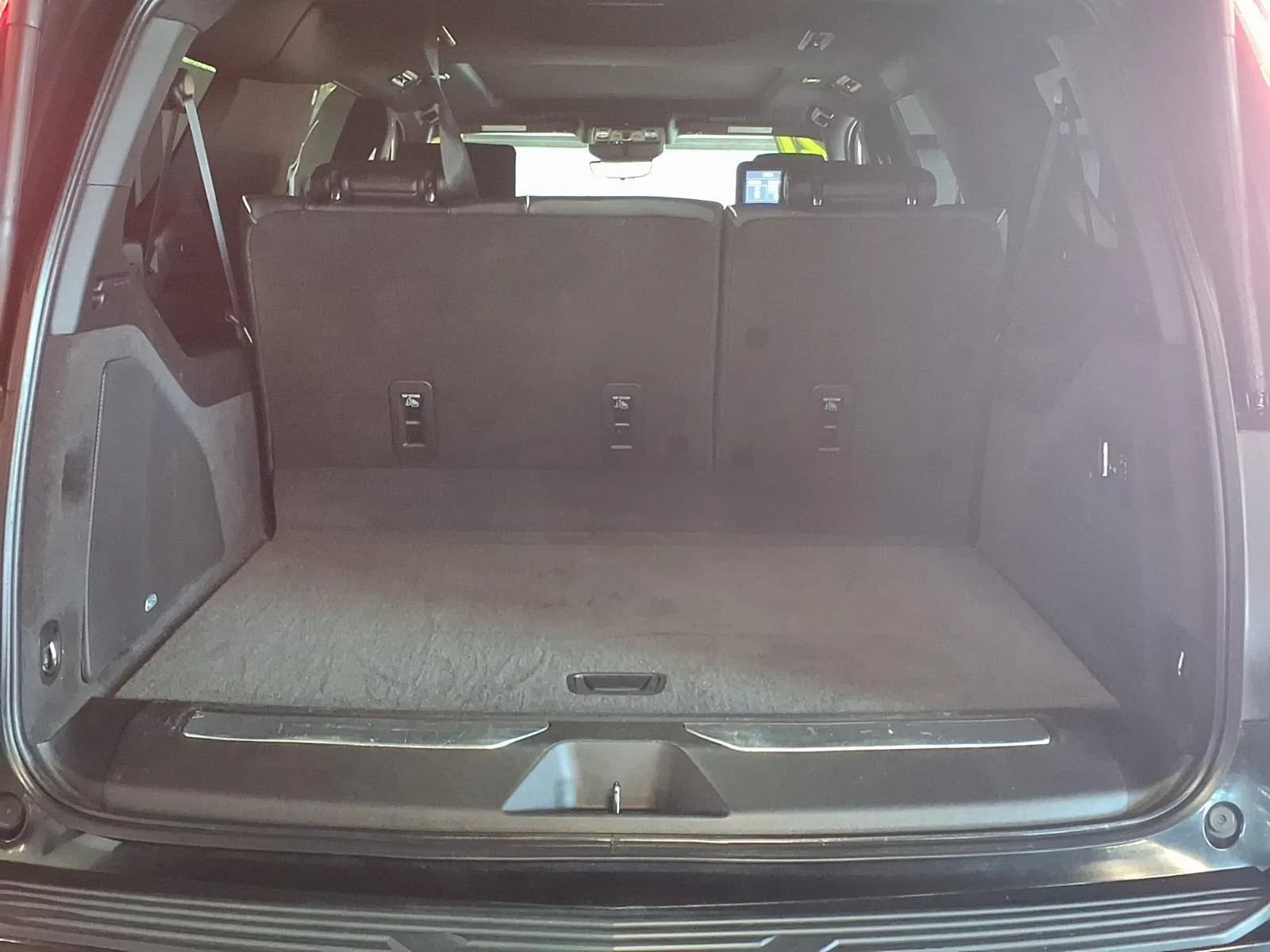 Used 2021 Cadillac Escalade ESV Premium Luxury w/ Driver Assist Tech Package AWD/4WD image 7