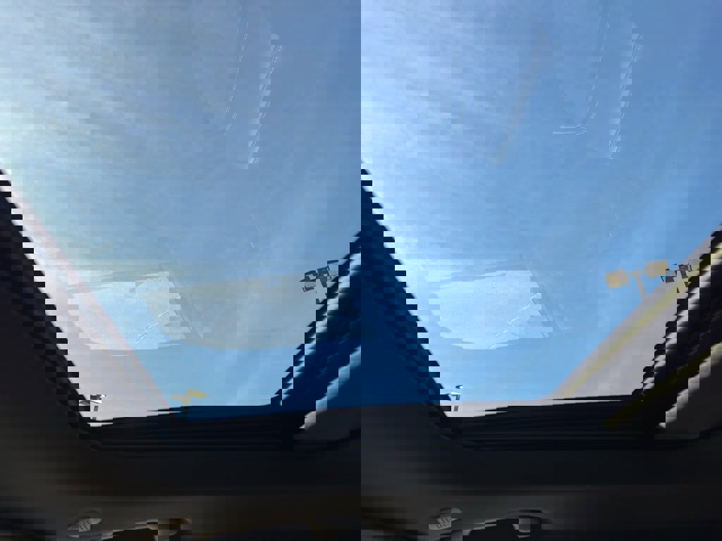 New 2025 Jeep Grand Cherokee Altitude image 10