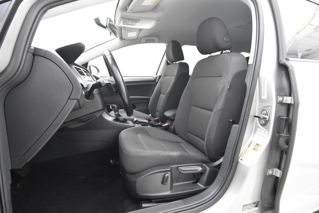 Used 2016 Volkswagen Golf S FWD image 25