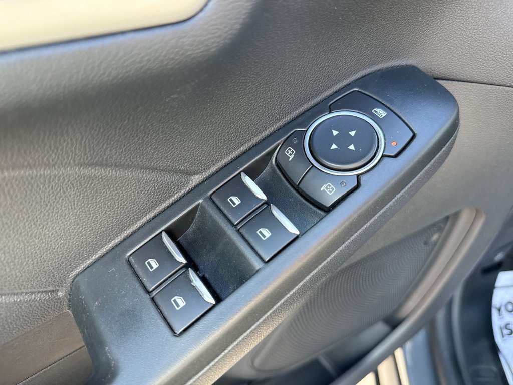 Used 2022 Ford Escape SE FWD image 13