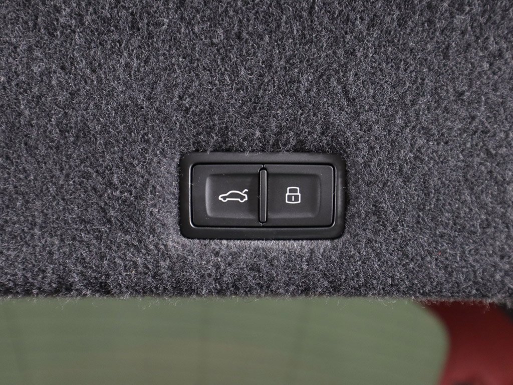 Used 2022 Lamborghini Urus image 61