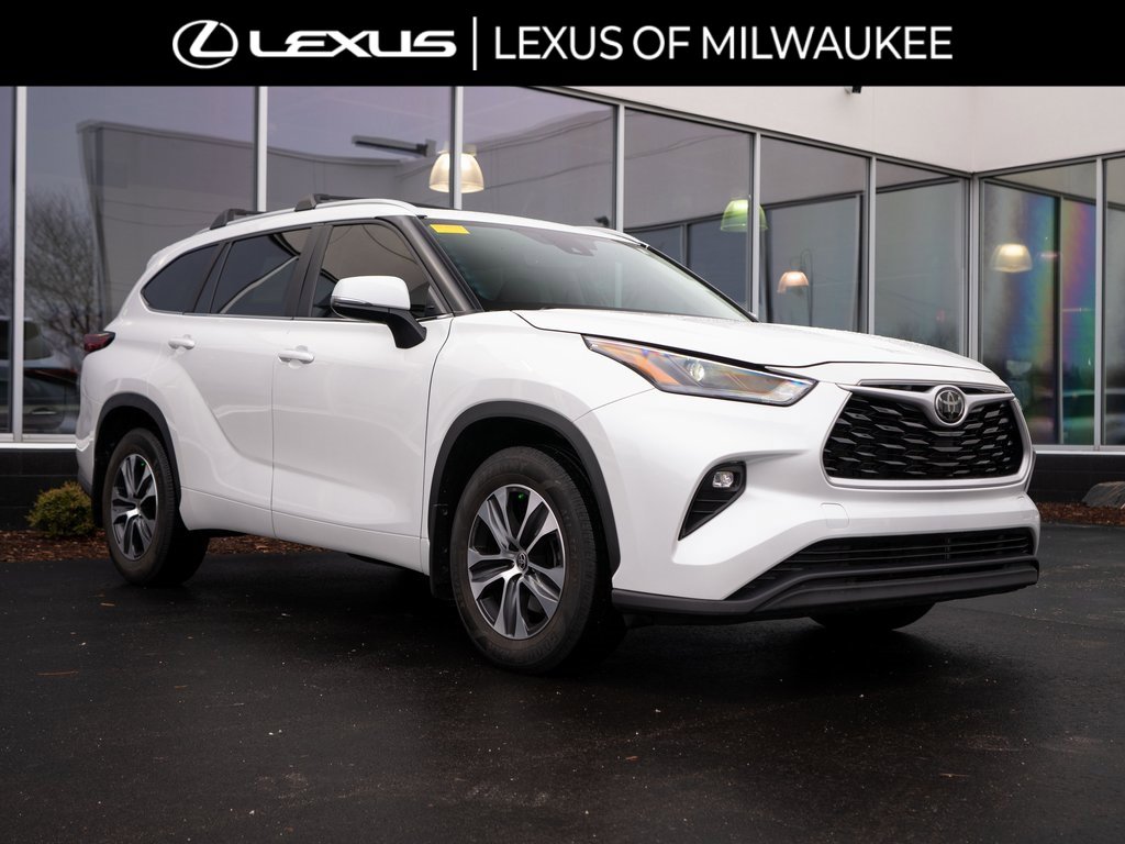 Used 2023 Toyota Highlander XLE video 1