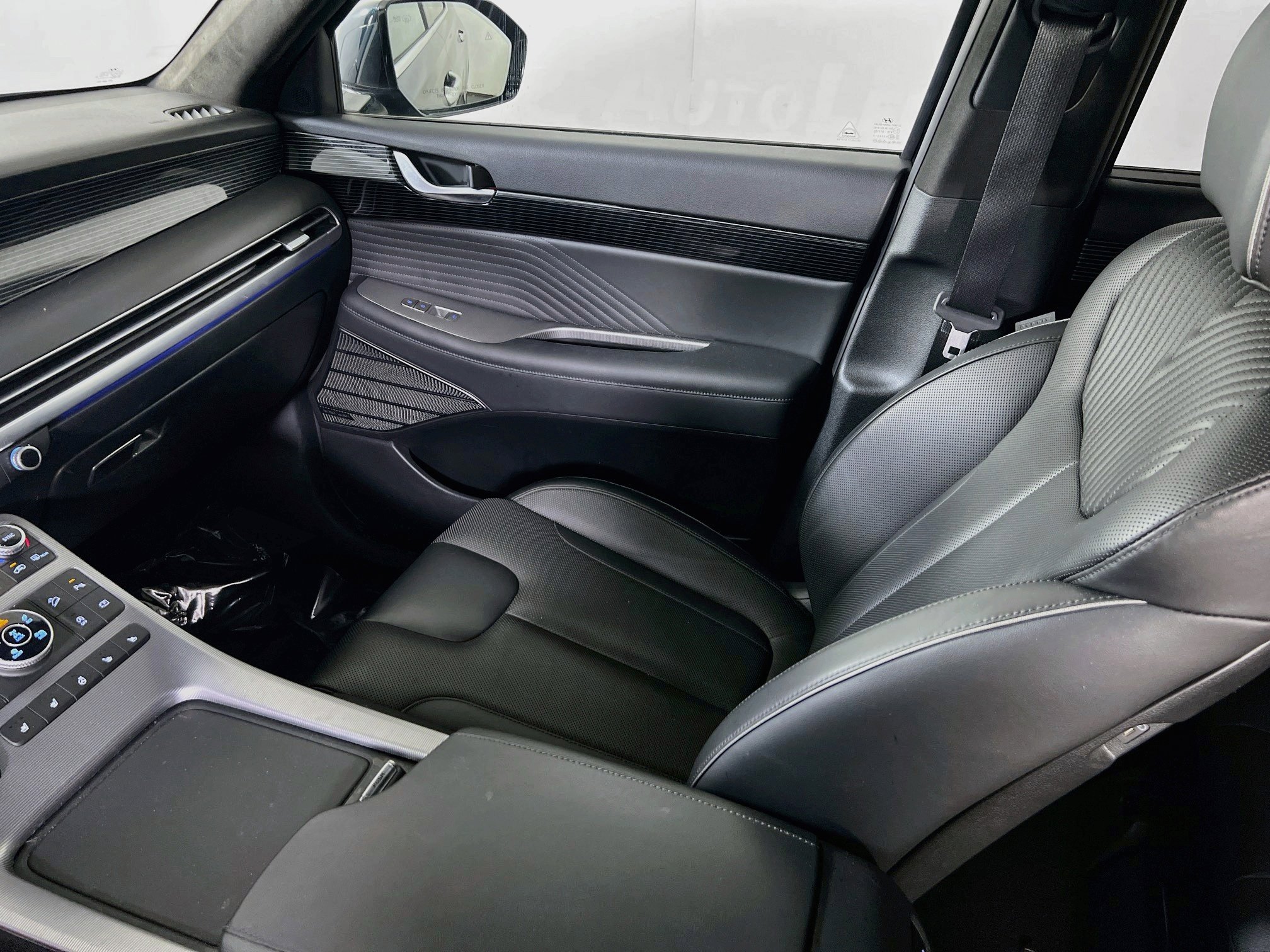 Used 2023 Hyundai Palisade Calligraphy w/ Winter Package image 25