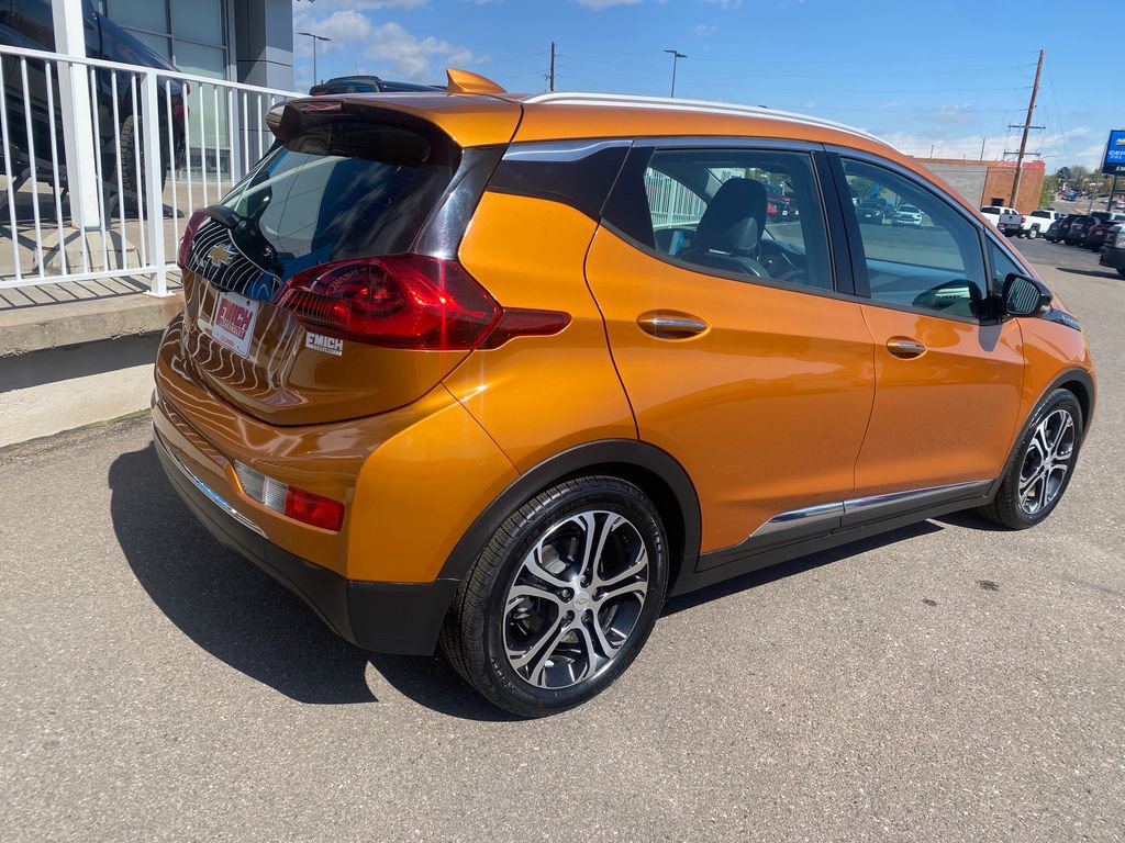 Used 2017 Chevrolet Bolt Premier w/ Driver Confidence II Package FWD image 5