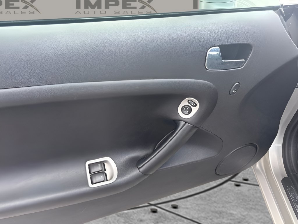 Used 2007 Pontiac Solstice GXP w/ Premium Package RWD image 14