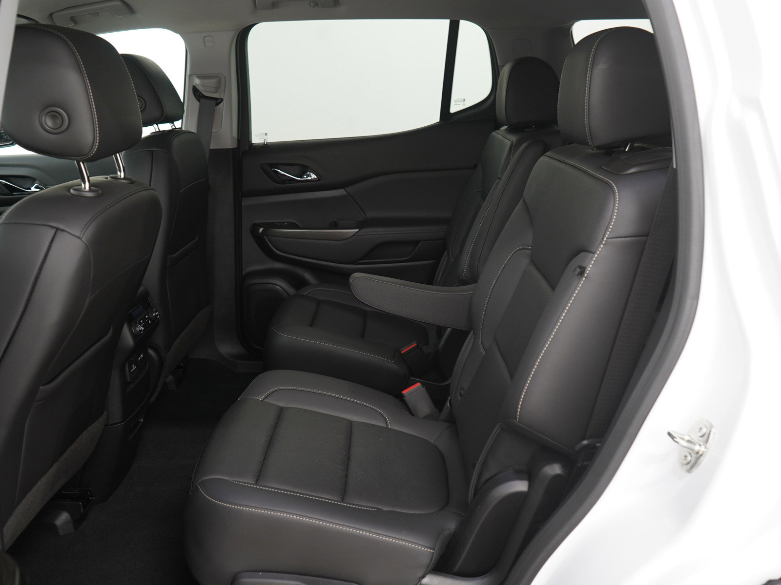 Used 2023 GMC Acadia SLT w/ Elevation Edition image 16