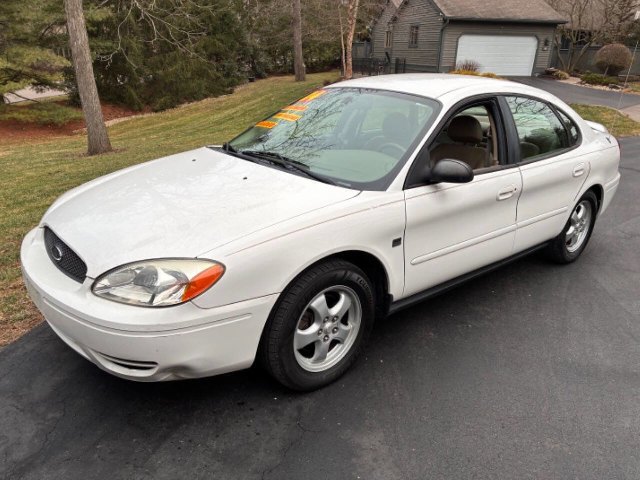Used 2004 Ford Taurus SES image 2