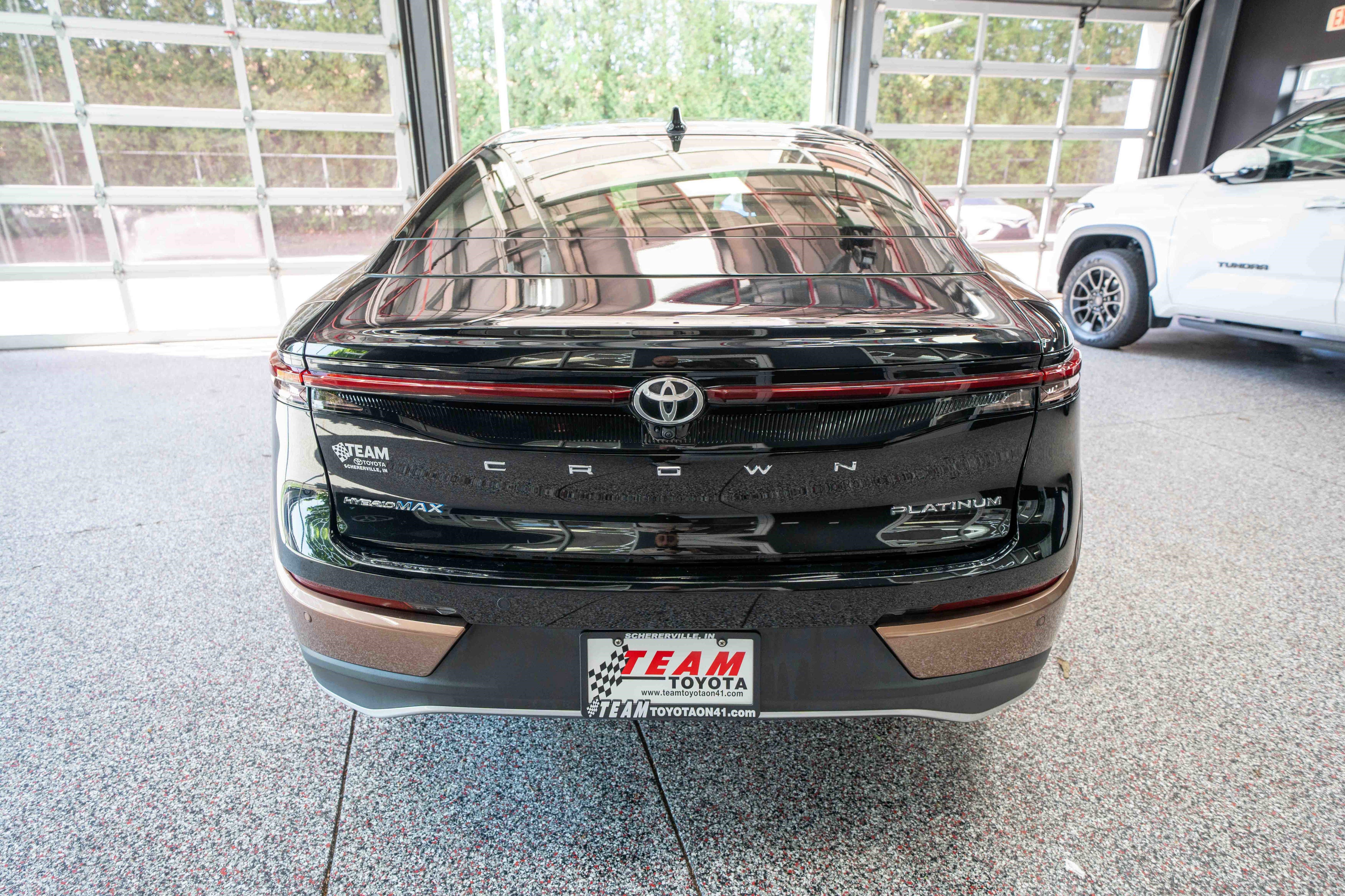 Used 2023 Toyota Crown Platinum AWD/4WD image 3