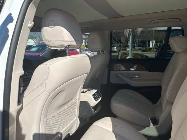 Used 2025 Mercedes-Benz GLS 450 4MATIC image 23