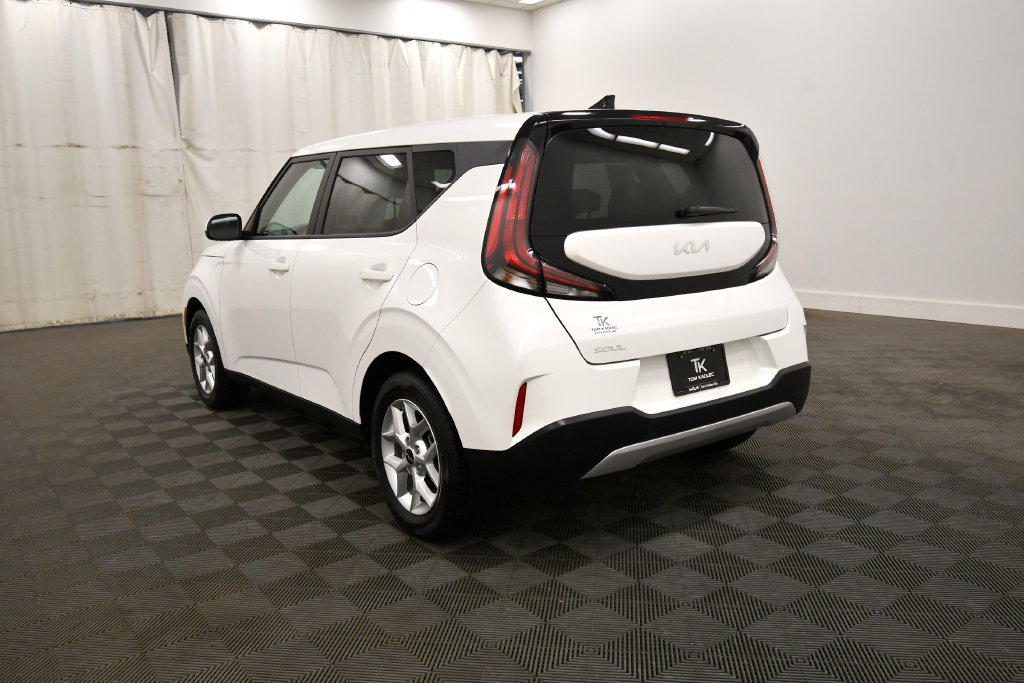 Certified 2025 Kia Soul LX FWD image 5
