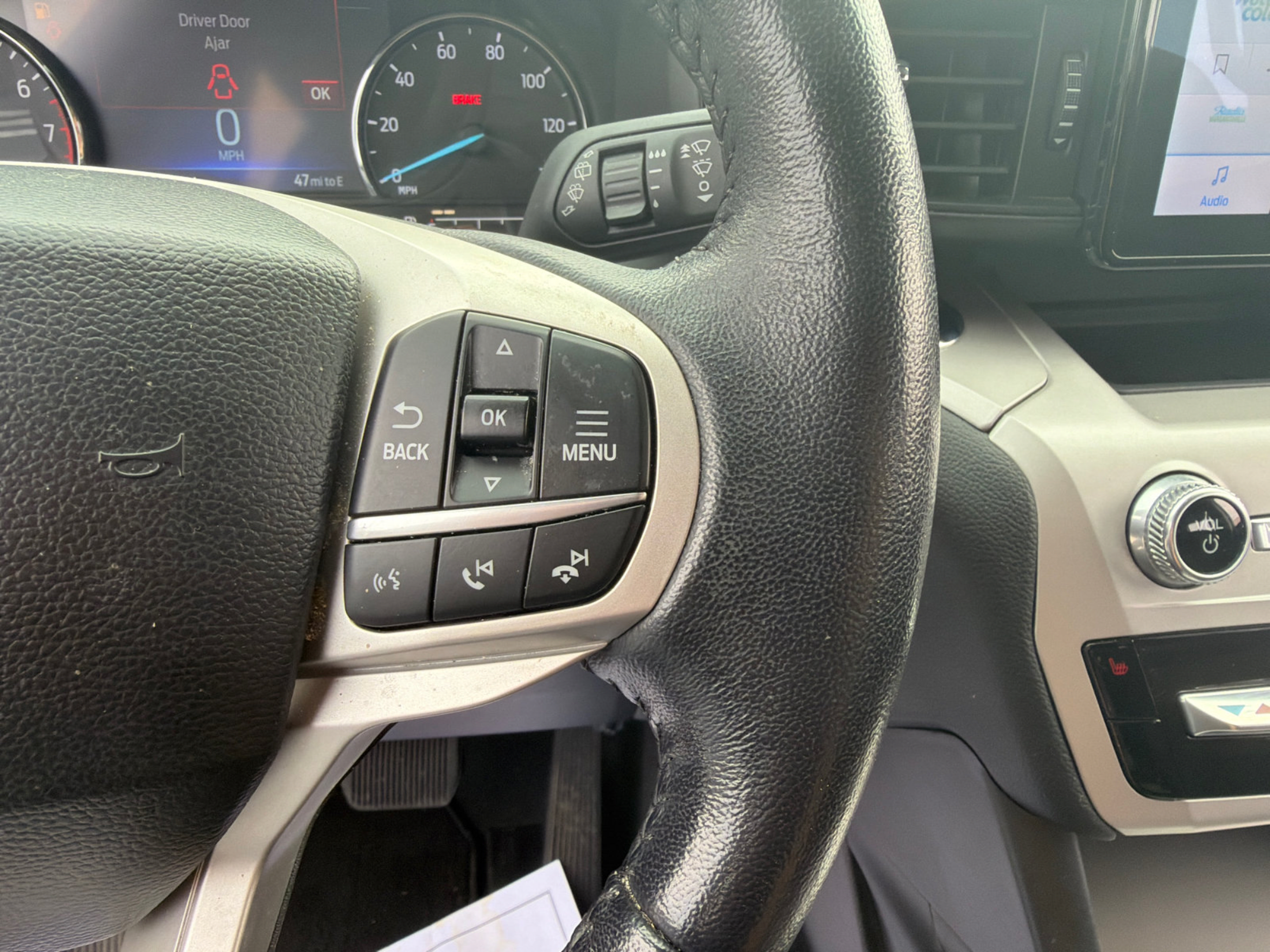 Used 2023 Ford Explorer XLT AWD/4WD image 24