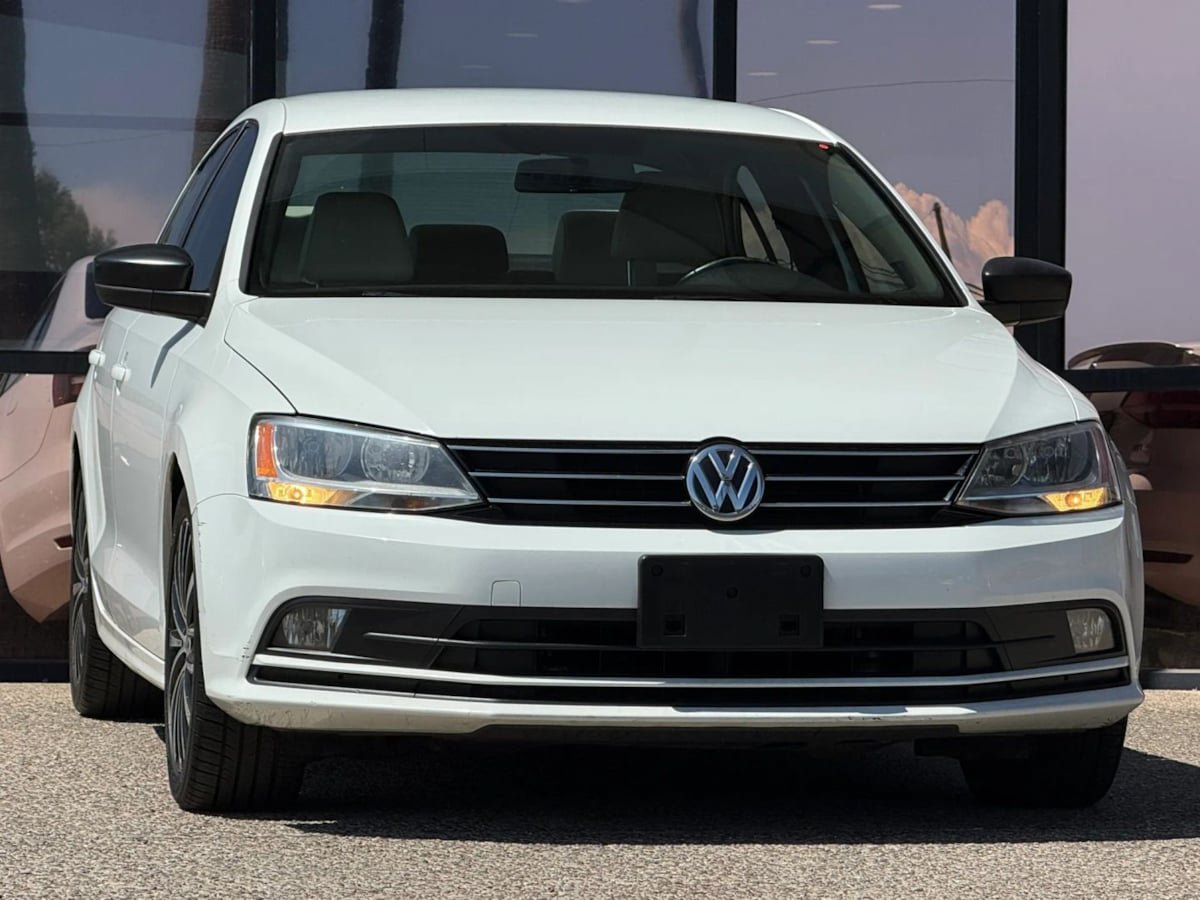 Used 2016 Volkswagen Jetta Sport FWD image 18