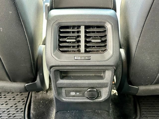 Used 2024 Volkswagen Tiguan SE AWD/4WD image 18