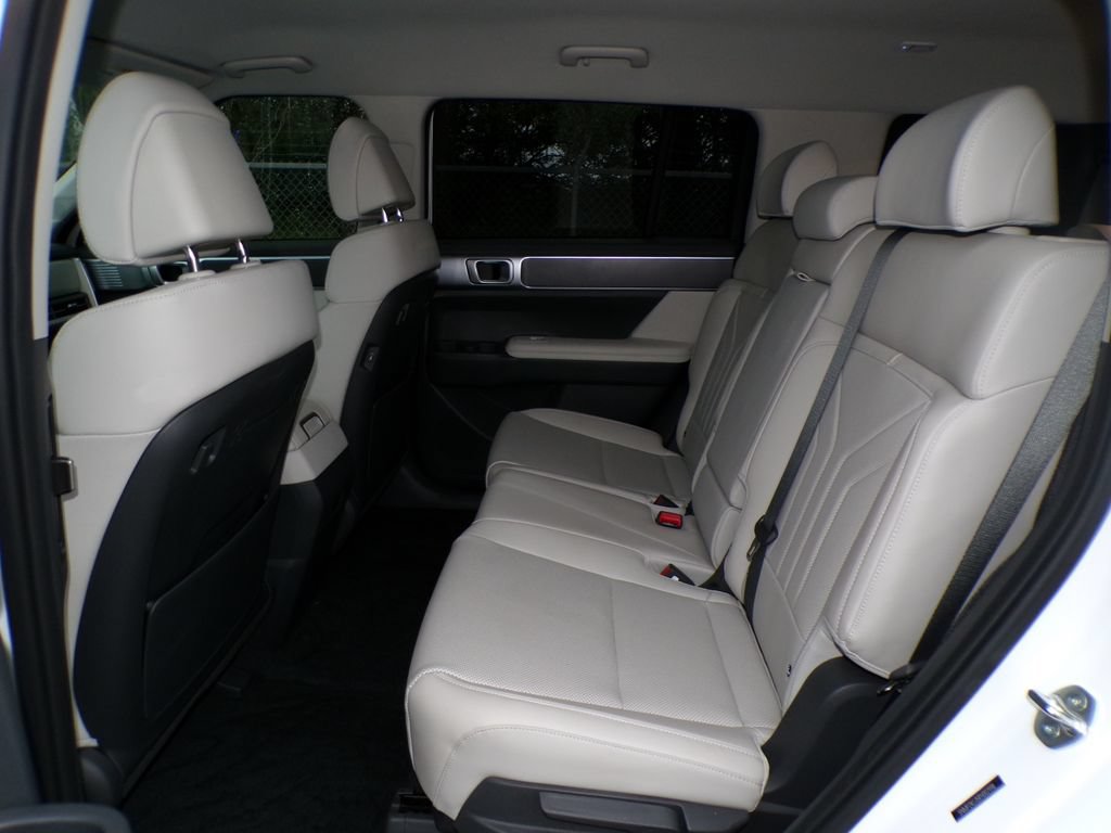 Certified 2024 Hyundai Santa Fe SEL FWD image 17