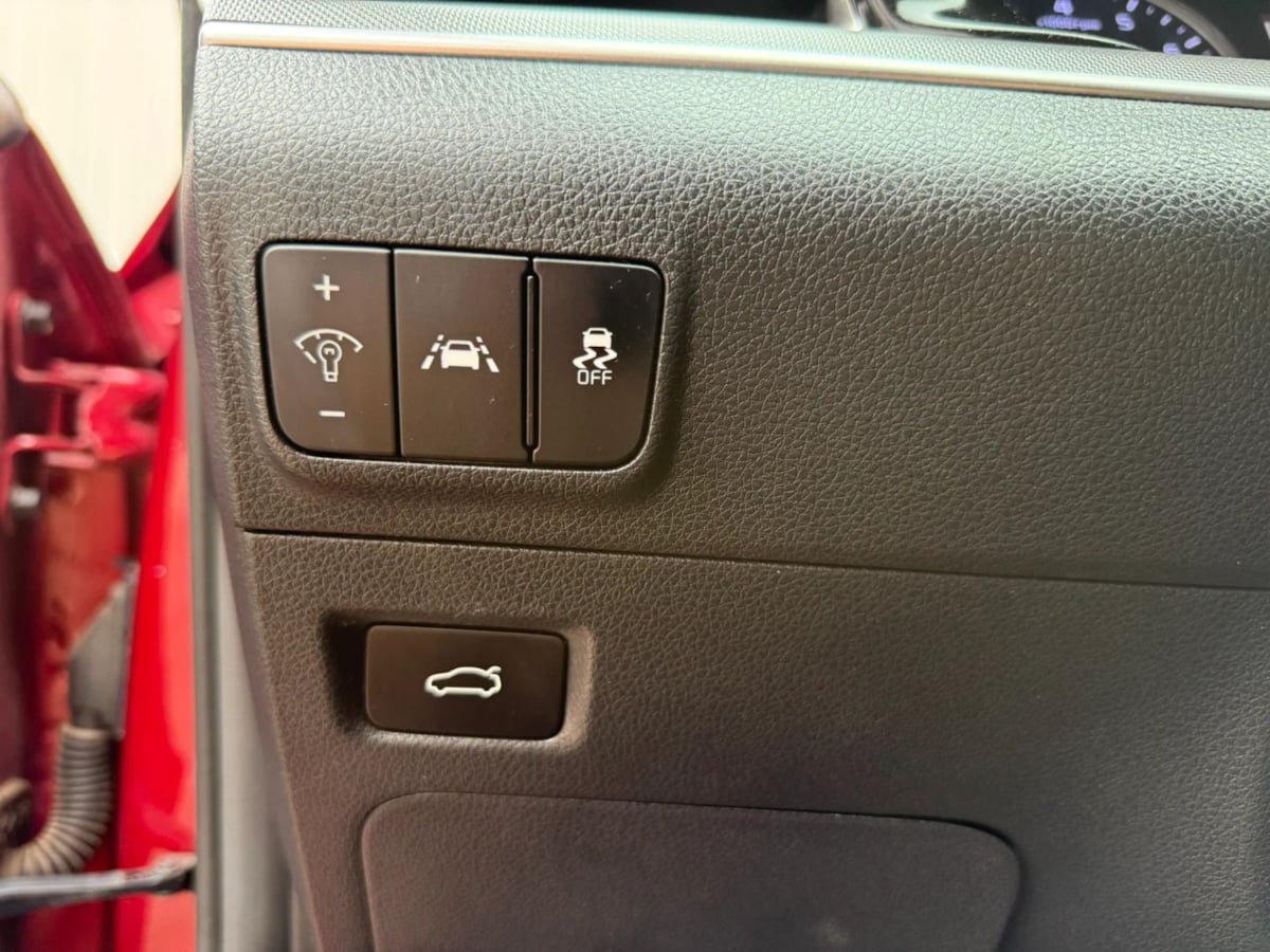 Used 2022 Kia K5 LXS FWD image 32