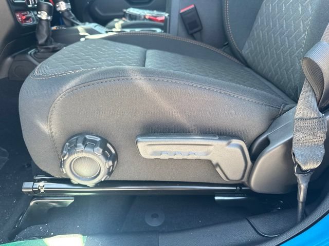 New 2026 Jeep Gladiator Mojave w/ Technology Group AWD/4WD image 9