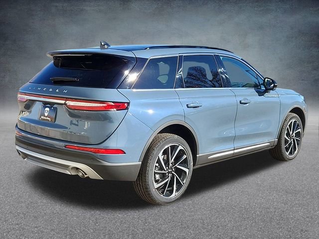 New 2025 Lincoln Corsair Reserve w/ Equipment Group 202A image 3