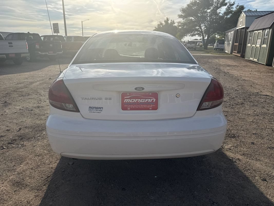 Used 2005 Ford Taurus SE FWD image 6