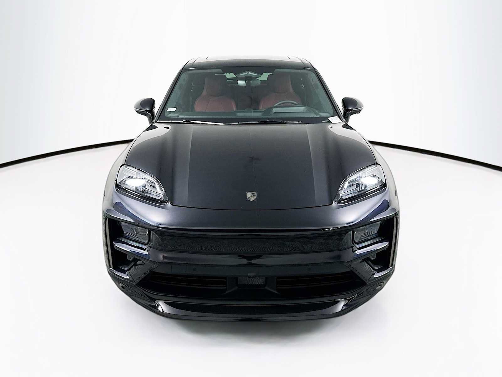 Used 2025 Porsche Macan Turbo Electric AWD/4WD image 6