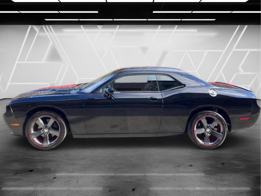 Used 2013 Dodge Challenger SXT RWD image 8