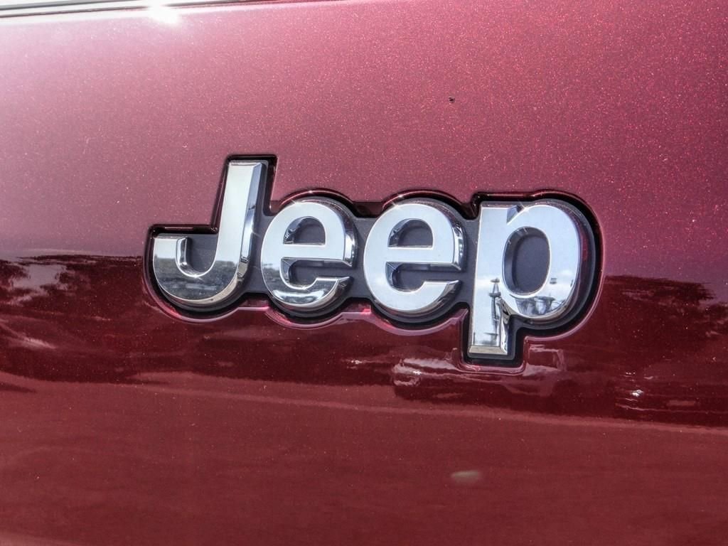 New 2023 Jeep Grand Cherokee L Laredo w/ Trailer Tow Group (B) image 24