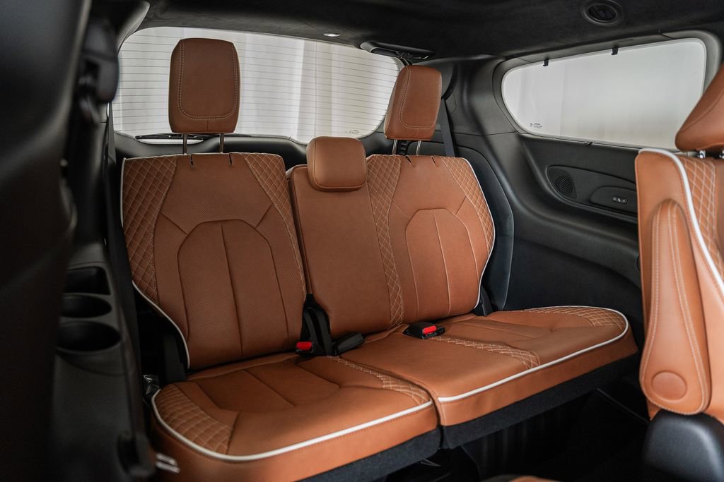 New 2026 Chrysler Pacifica Pinnacle image 33
