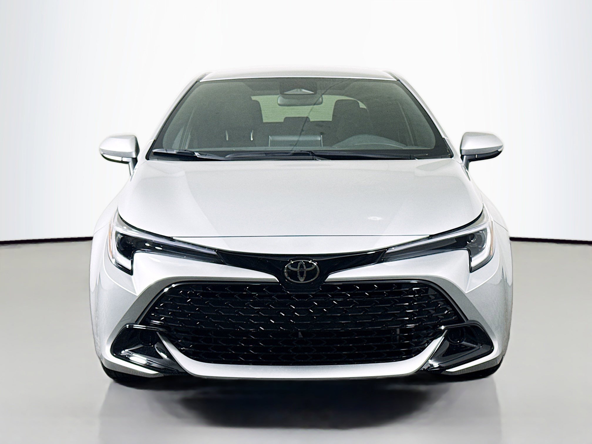Used 2025 Toyota Corolla SE FWD image 2