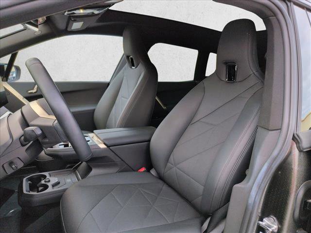 Used 2024 BMW iX xDrive50 w/ Premium Package AWD/4WD image 17