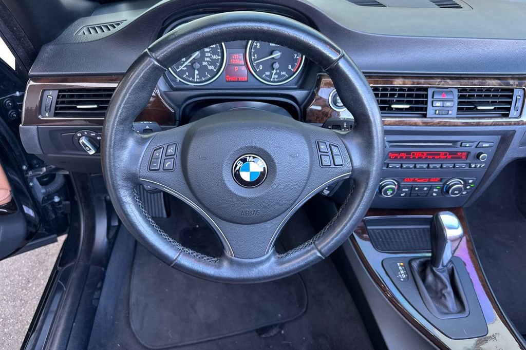 Used 2011 BMW 328i Convertible image 14