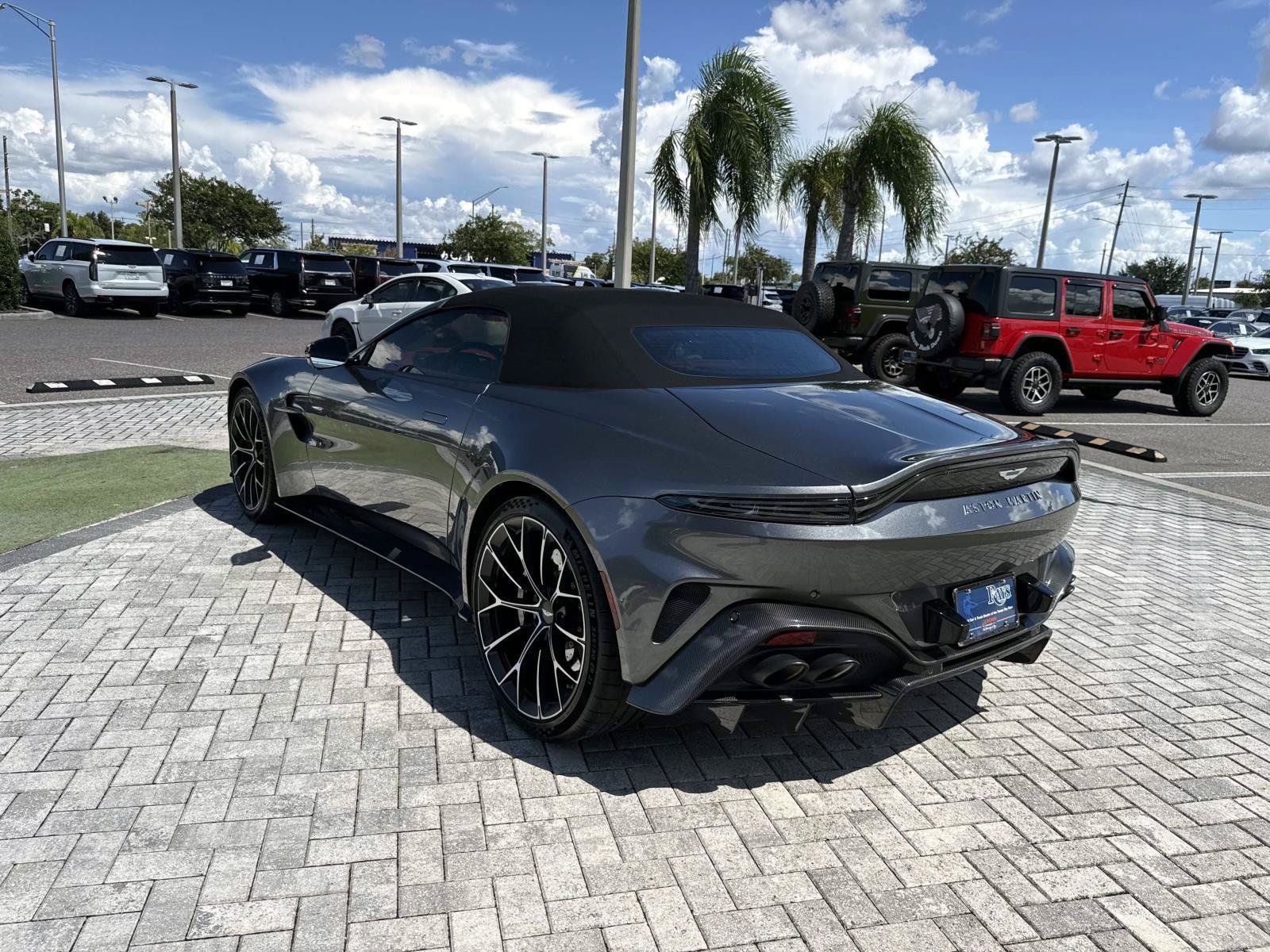 Used 2026 Aston Martin V8 Vantage Coupe RWD image 18