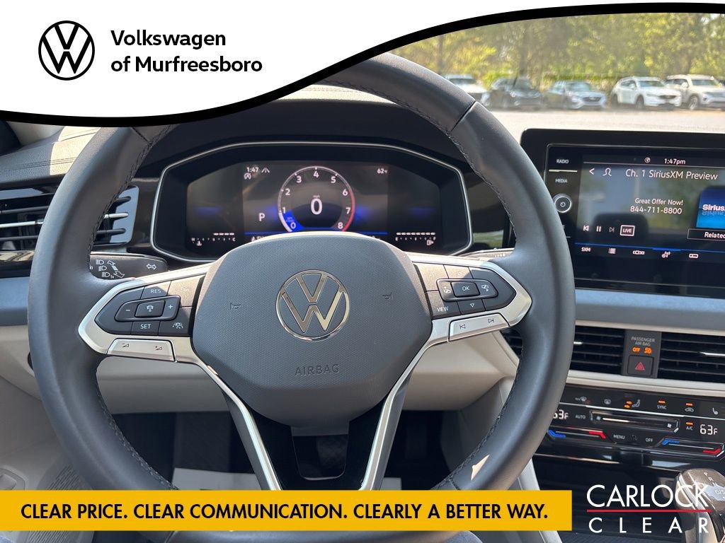 Used 2025 Volkswagen Jetta SE w/ Sunroof Package image 16