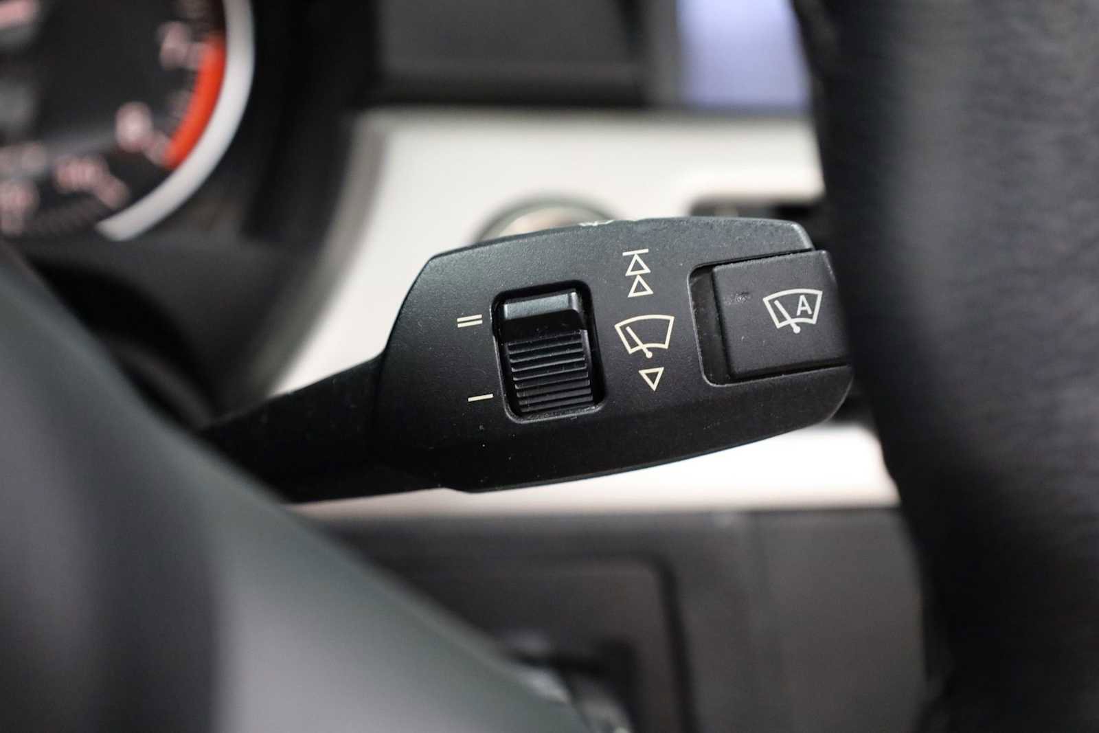 Used 2007 BMW 335i Convertible image 25