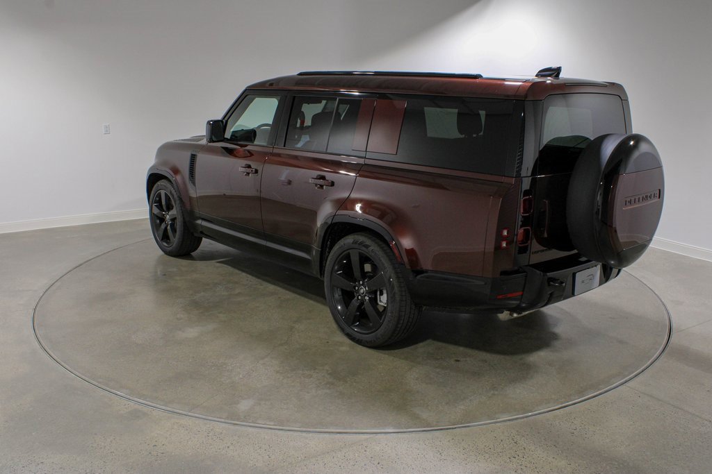 New 2025 Land Rover Defender 130 X-Dynamic SE image 3