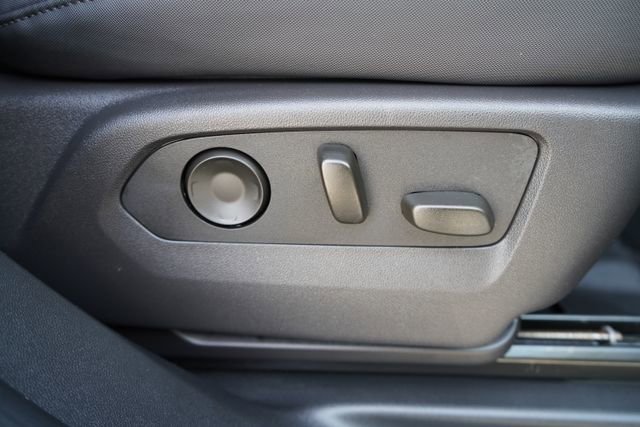 Used 2024 GMC Hummer EV 3X w/ LPO, Illumination Package image 89