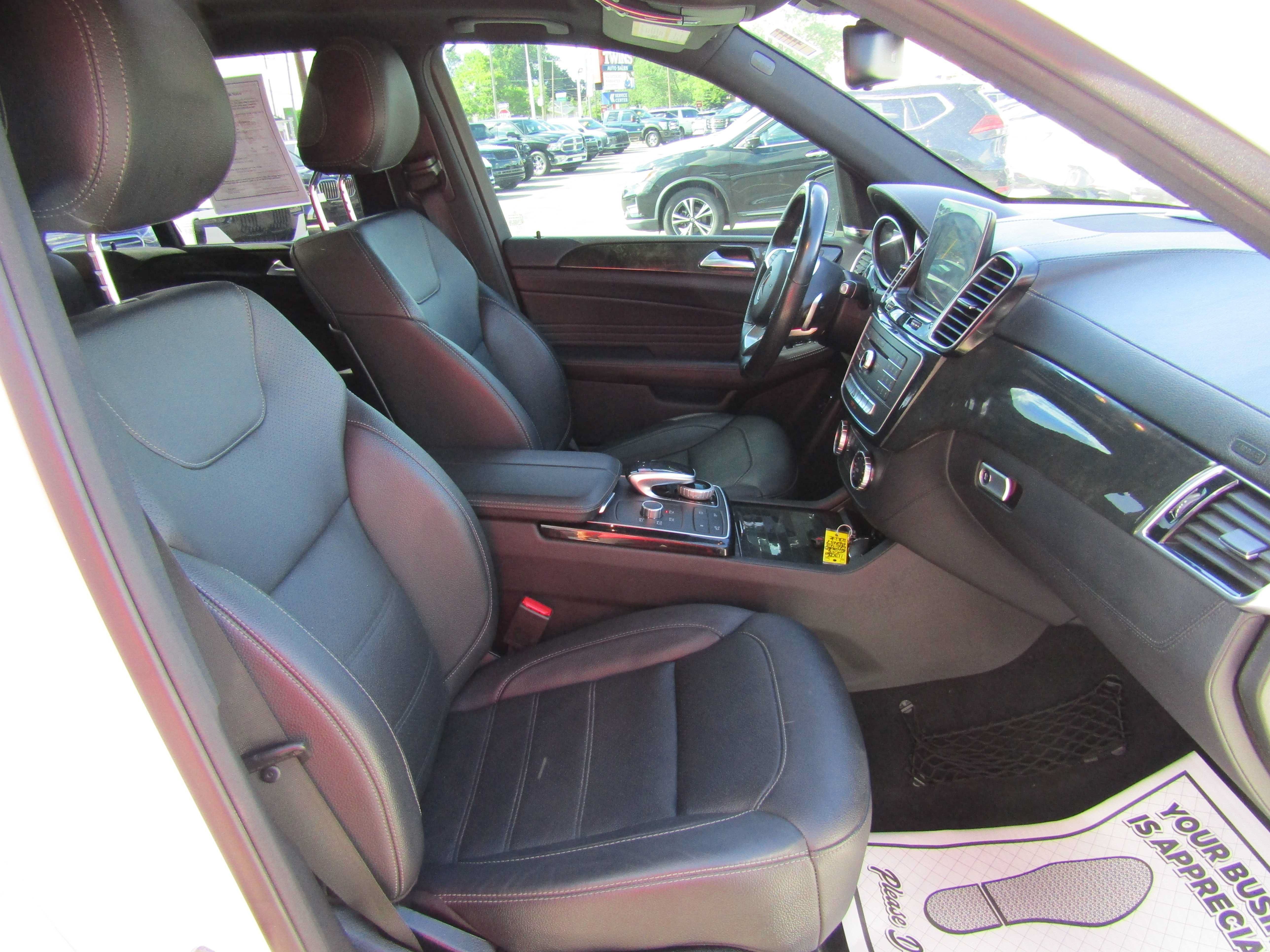 Used 2018 Mercedes-Benz GLE 43 AMG 4MATIC w/ Premium 3 Package image 11